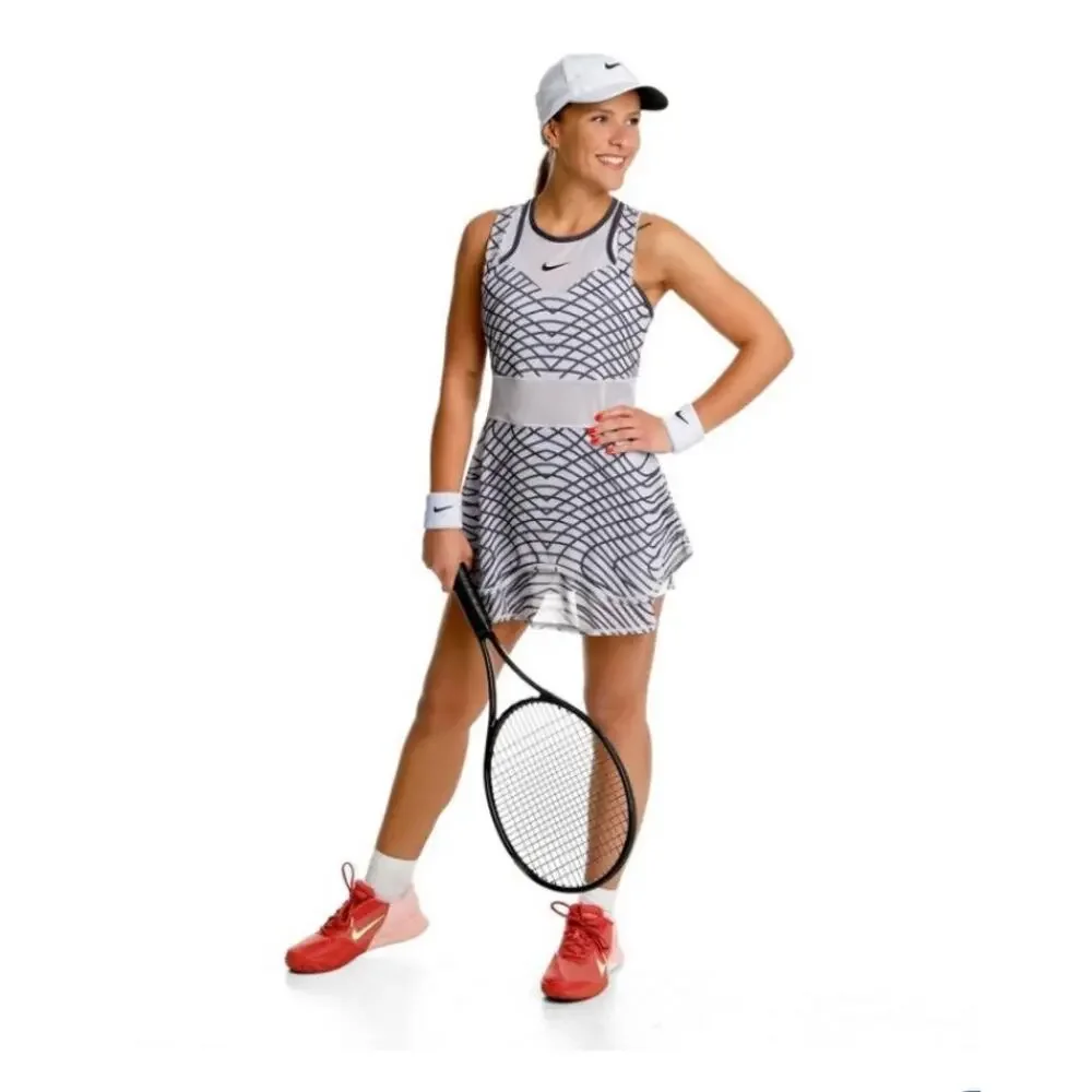Nike this tennis